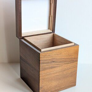 Vintage Decatur Industries DECO USA Walnut Humidor Cigar Box